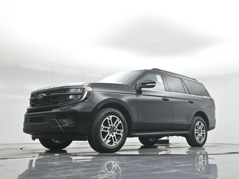 New 2025 Ford Expedition Active image 47