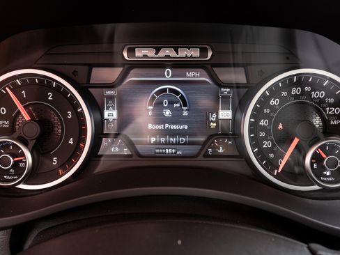 Used 2025 RAM 5500 Tradesman w/ Safety Group AWD/4WD image 29