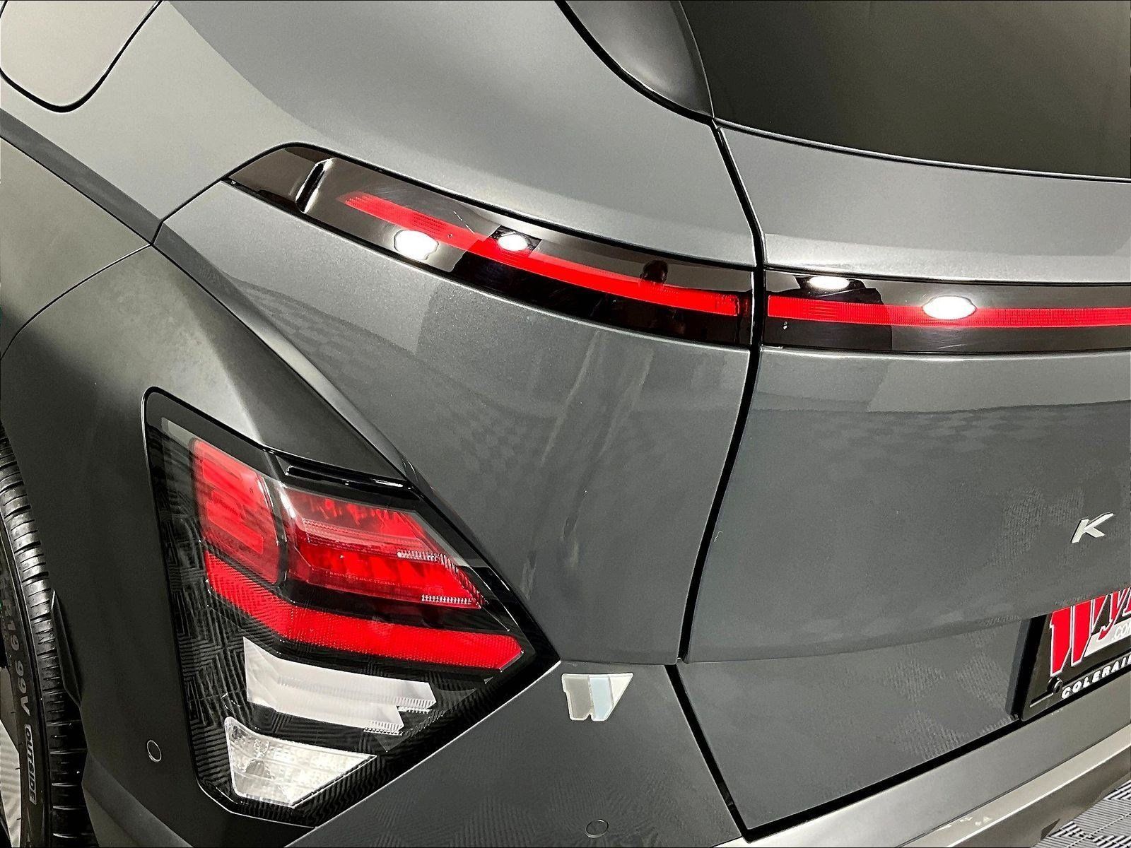 Used 2025 Hyundai Kona Limited FWD image 23