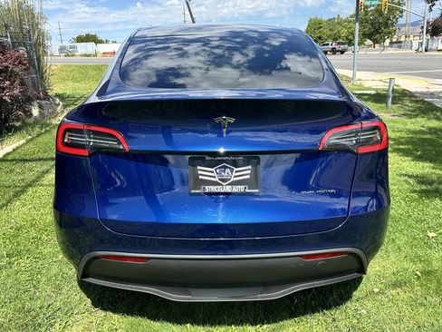 Used 2025 Tesla Model Y Long Range AWD/4WD image 8