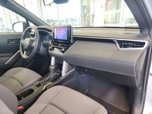 Used 2024 Toyota Corolla Cross AWD Hybrid w/ Moonroof Package image 23