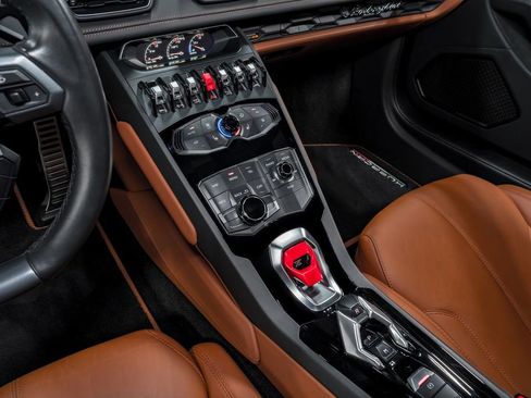 Used 2016 Lamborghini Huracan LP 610-4 AWD/4WD image 23