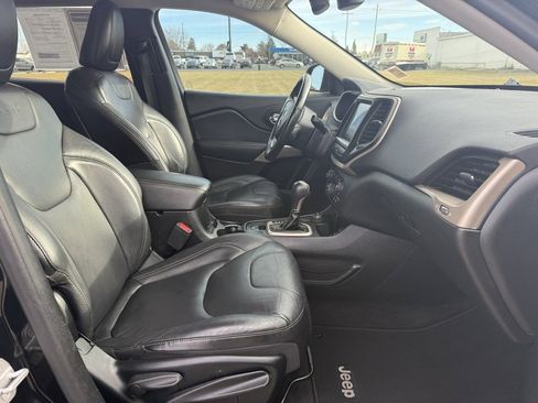 Used 2018 Jeep Cherokee Limited image 37