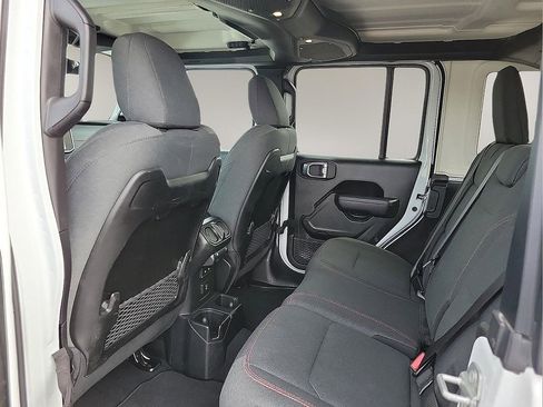 Used 2025 Jeep Wrangler Unlimited Rubicon image 9