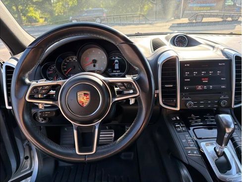 Used 2017 Porsche Cayenne S AWD/4WD image 15