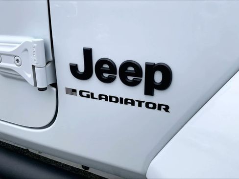 Used 2023 Jeep Gladiator Sport AWD/4WD image 30