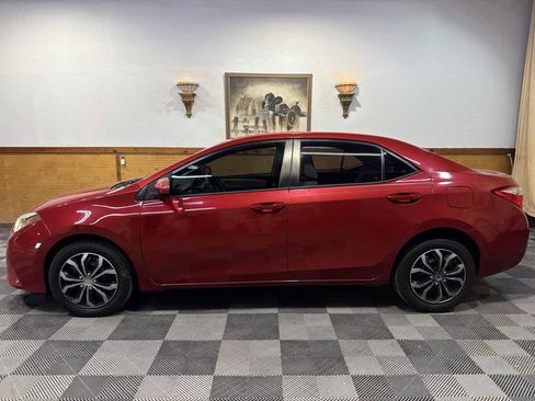 Used 2015 Toyota Corolla LE image 2