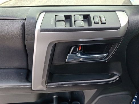 Used 2017 Toyota 4Runner SR5 image 13