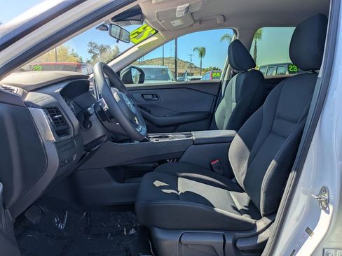 Used 2023 Nissan Rogue S image 14