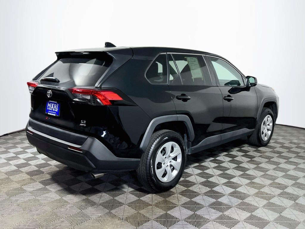 Certified 2022 Toyota RAV4 LE AWD/4WD image 7