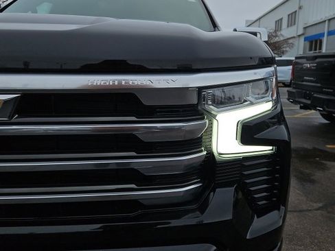 Certified 2023 Chevrolet Silverado 1500 High Country w/ High Country Premium Package image 3