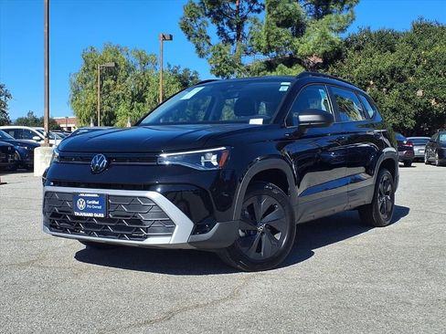 Certified 2025 Volkswagen Taos S image 27