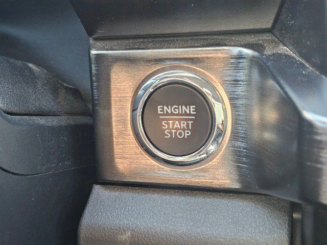 Used 2023 Ford F350 Lariat w/ FX4 Off-Road Package AWD/4WD image 42