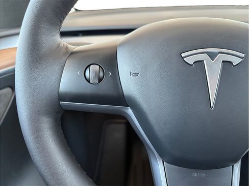 Used 2023 Tesla Model Y Long Range AWD/4WD image 11