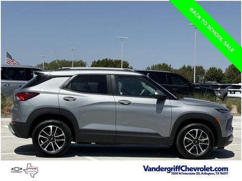 Certified 2025 Chevrolet TrailBlazer LT AWD/4WD image 3