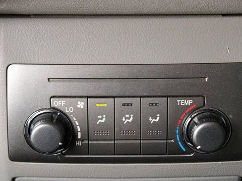 Used 2011 Toyota Highlander 2WD w/ Tech Pkg image 23