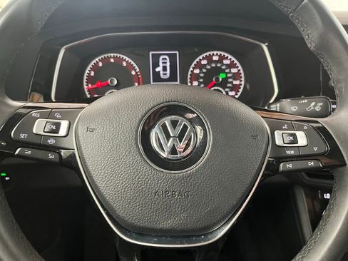Certified 2020 Volkswagen Jetta SE image 21