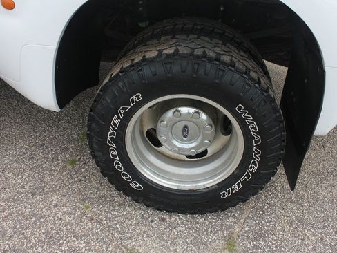 Used 2008 Ford F350 4x4 Crew Cab DRW Super Duty image 47