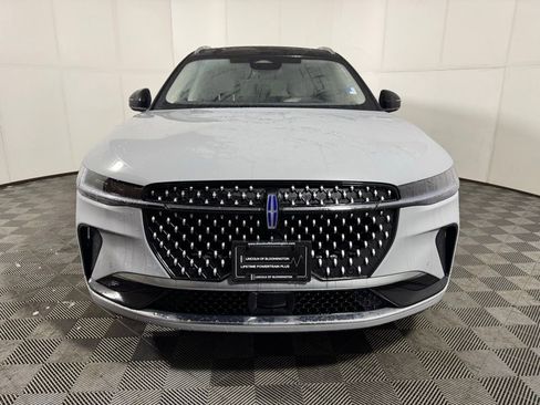 New 2026 Lincoln Nautilus Reserve image 8