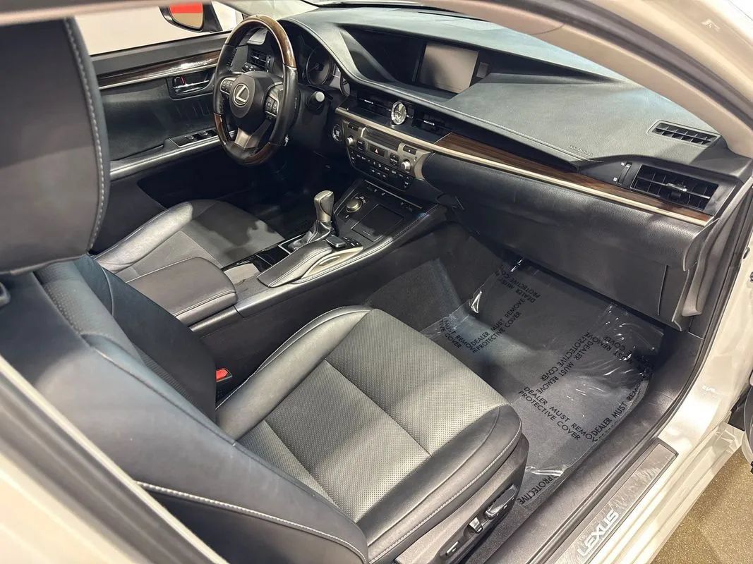 Used 2017 Lexus ES 350 w/ Navigation System Package FWD image 92