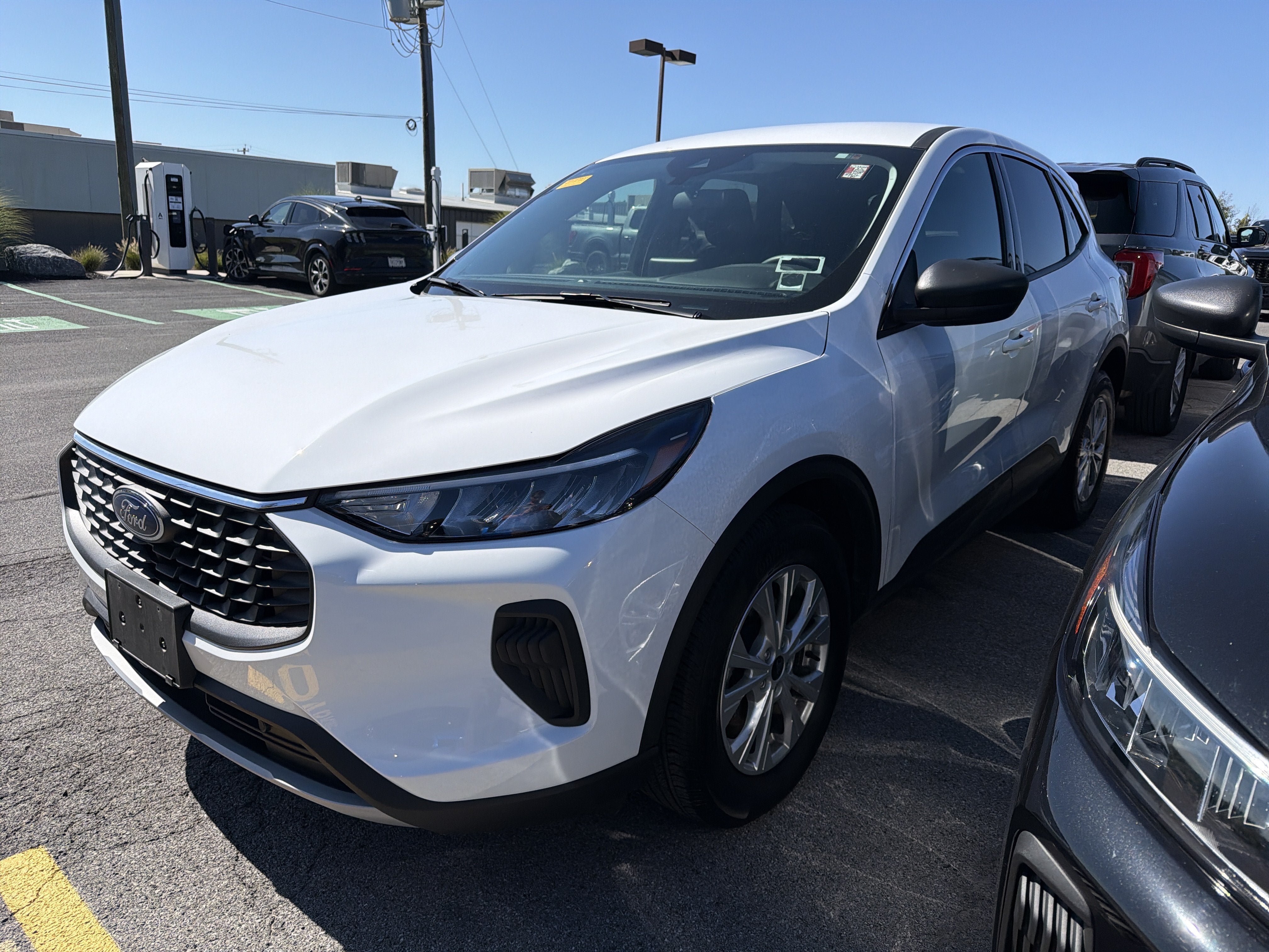 Used 2023 Ford Escape Active AWD/4WD image 4