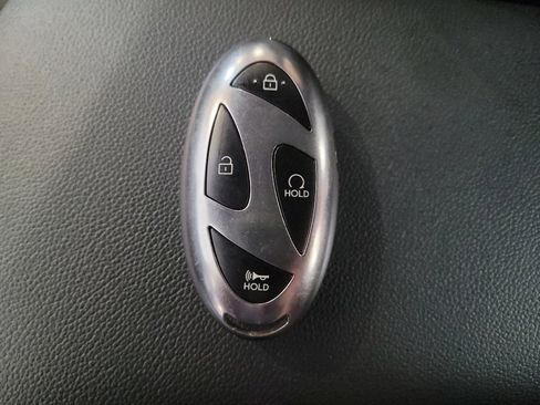 Used 2025 Hyundai Elantra Limited FWD image 32