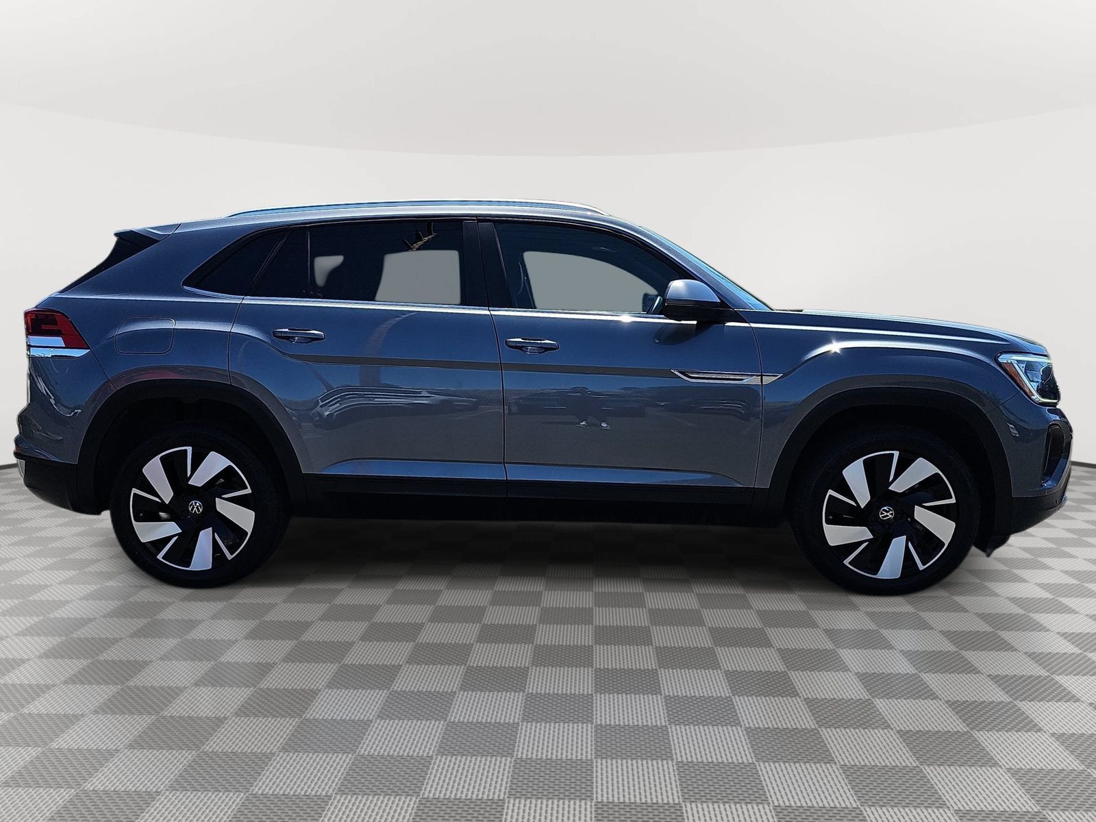 Certified 2024 Volkswagen Atlas Cross Sport SE AWD/4WD image 4
