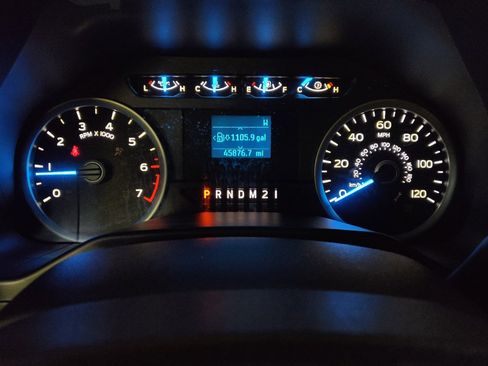 Used 2015 Ford F150 XLT w/ Trailer Tow Package RWD image 23