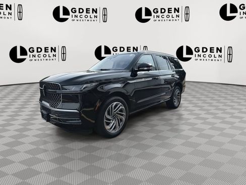 Certified 2025 Lincoln Navigator Reserve AWD/4WD image 4