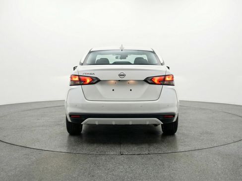 Used 2025 Nissan Versa SV image 7