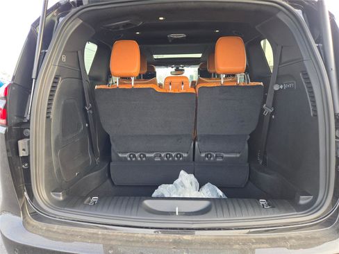 New 2026 Chrysler Pacifica Pinnacle image 20