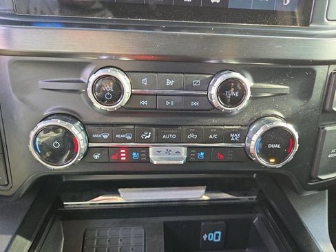 Used 2023 Ford F250 Lariat w/ Sport Appearance Package image 25