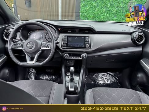 Used 2019 Nissan Kicks SV FWD image 18