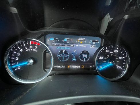 Used 2017 Ford F250 Lariat w/ Chrome Package image 33