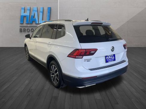 Certified 2020 Volkswagen Tiguan SE image 4