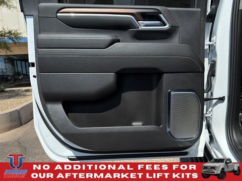 Used 2024 GMC Sierra 2500 Denali w/ Denali Reserve Package AWD/4WD image 23