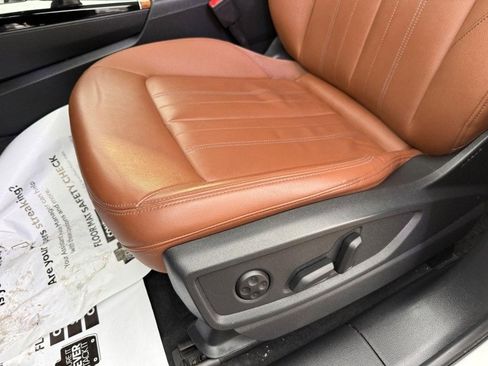 Used 2021 Audi Q5 2.0T Premium w/ Convenience Package image 17