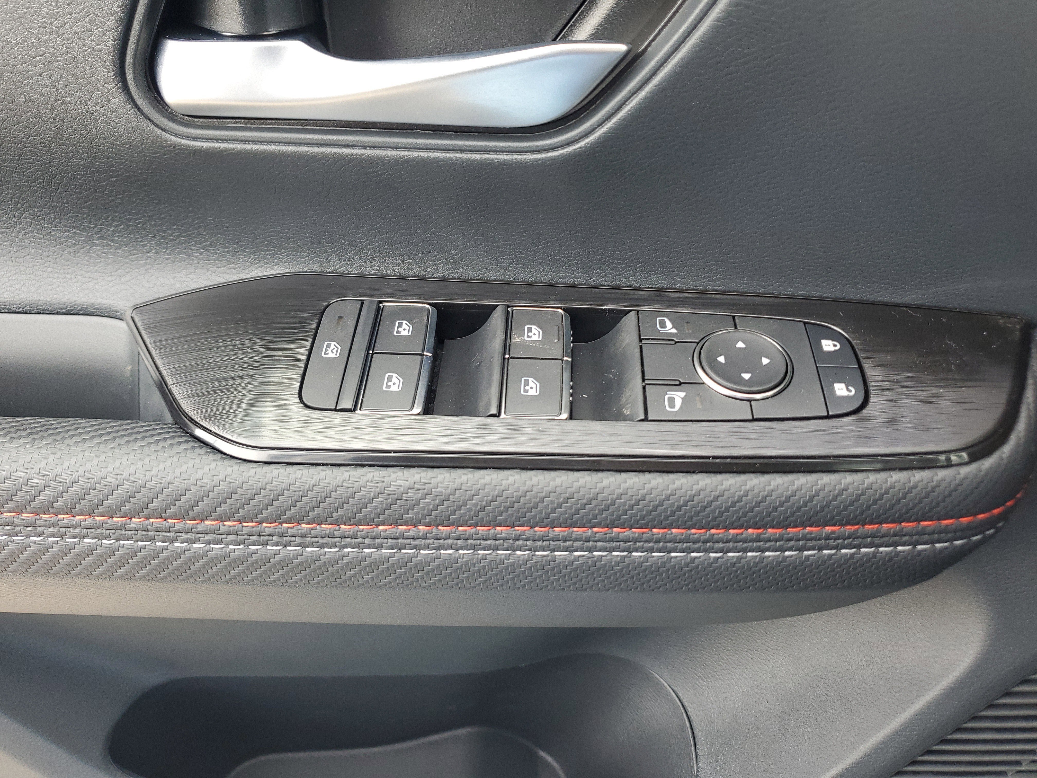 New 2026 Nissan Kicks SR FWD image 14
