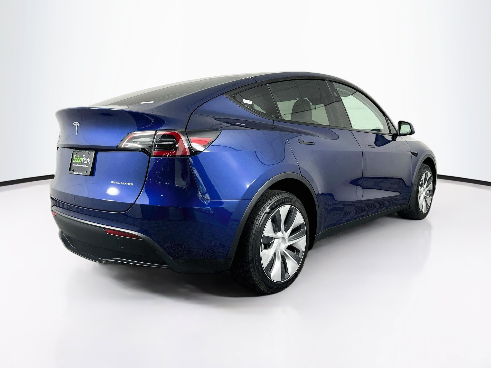 Used 2024 Tesla Model Y Long Range AWD/4WD image 9