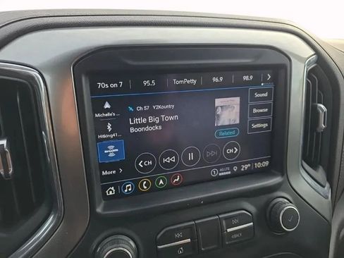 Used 2021 Chevrolet Silverado 2500 LTZ w/ LTZ Premium Package image 26