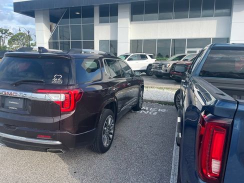 Used 2021 GMC Acadia Denali w/ Denali Technology Package FWD image 4