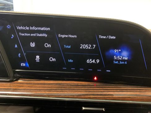 Used 2023 Cadillac Escalade Premium Luxury w/ Performance Package AWD/4WD image 55