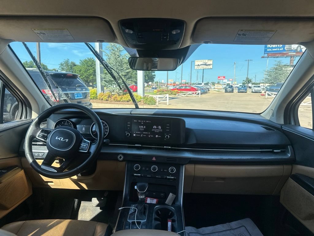Used 2023 Kia Carnival LX FWD image 15