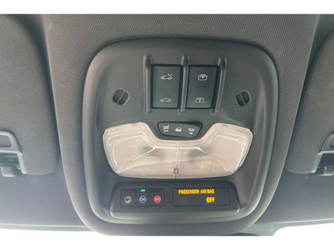 Used 2023 Chevrolet TrailBlazer RS w/ Sun and Liftgate Package FWD image 25
