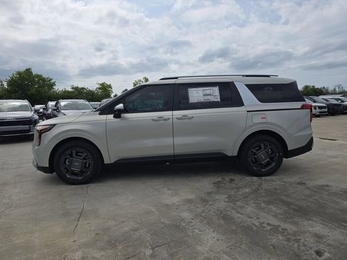 New 2026 Kia Carnival EX FWD image 5
