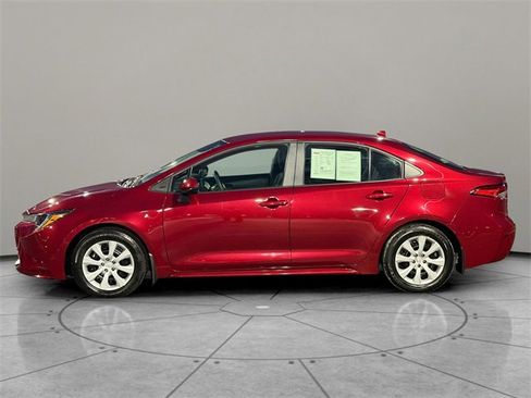 Used 2024 Toyota Corolla LE image 3