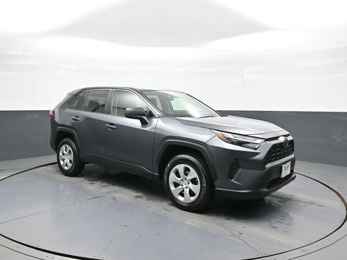Used 2025 Toyota RAV4 LE image 4