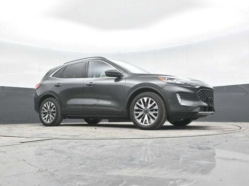 Used 2020 Ford Escape Titanium w/ Titanium Premium Package 2.0 image 28