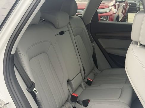 Used 2022 Audi Q5 2.0T Premium AWD/4WD image 23