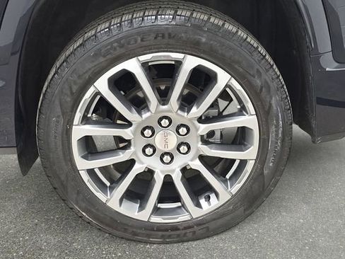 Used 2021 GMC Acadia Denali w/ Denali Technology Package AWD/4WD image 30